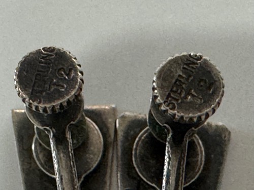 Orecchini pendenti MCM modernisti argento sterling con retro a vite - Foto 6 di 11