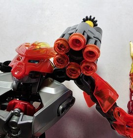LEGO 70783 Protector of Fire (2015, 100% Complete W/ Manual, Retired, Bionicle)