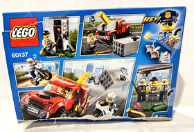 LEGO CITY: Tow Truck Trouble (60137) Full Set