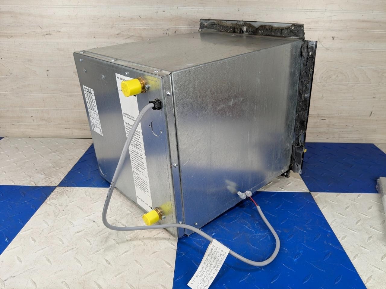 Truma DLE 60C Tankless Water Heater 12V DC RV Camper Motorhome Boat *TANK CRACK