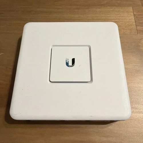 Ubiquiti Networks USG 1000Mbps UniFi Security Gateway