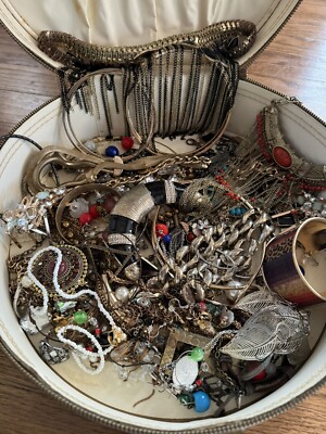 Vintage Beauty Counselor Round Hat Box Keene Pkg Associates Costume Jewelry  Lot