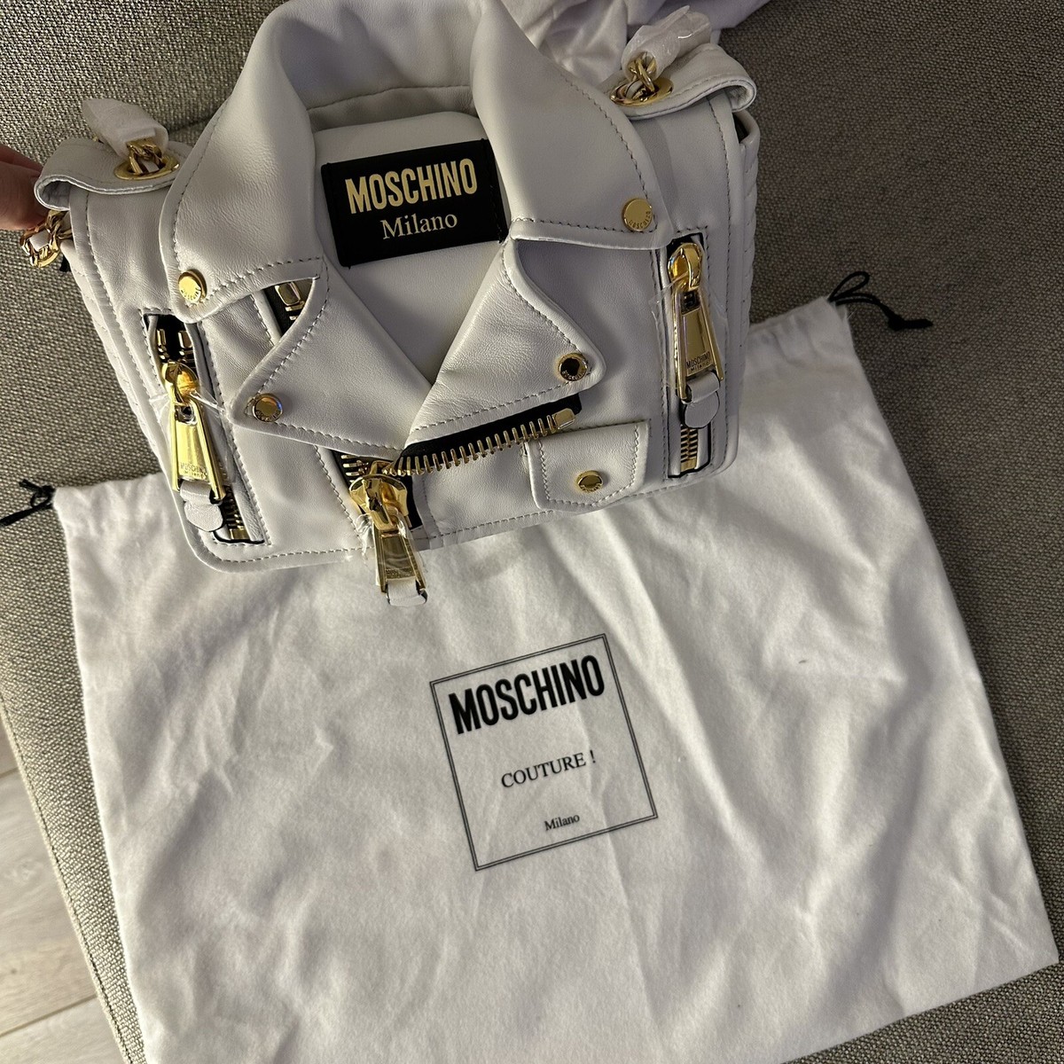 【関税込み】Moschino ホワイト グラフィック フーディ Moschino Purple Painting Zip Hooded Sweatshirt, Brand Size