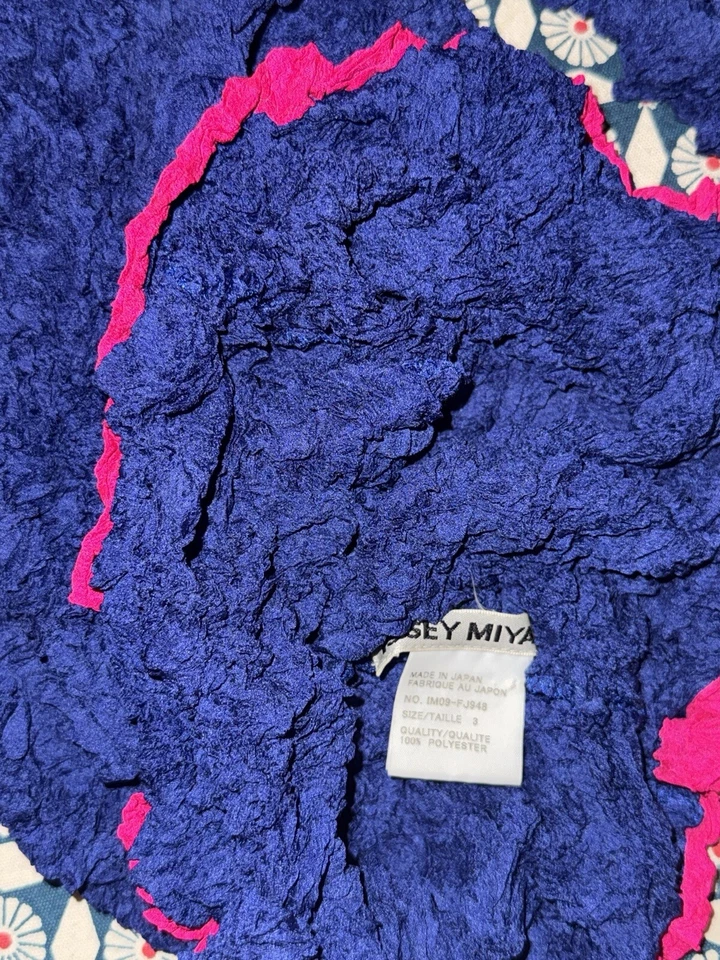 Pliegues arrugados Issey Miyakey Foto 3 de 4