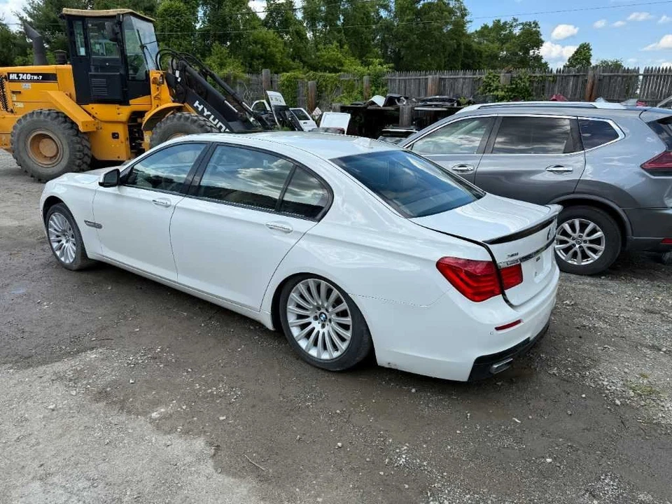 2009-2012 BMW 750i Dual Muffler - Imagem 4 de 4