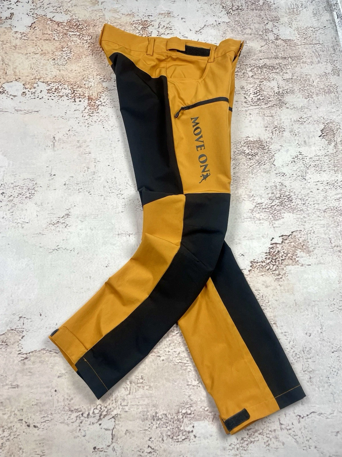 Move On 36-S Women’s Outdoor Softshell Pants – Black/Yellow Hiking & Trekking eg
Opens in a new wind
