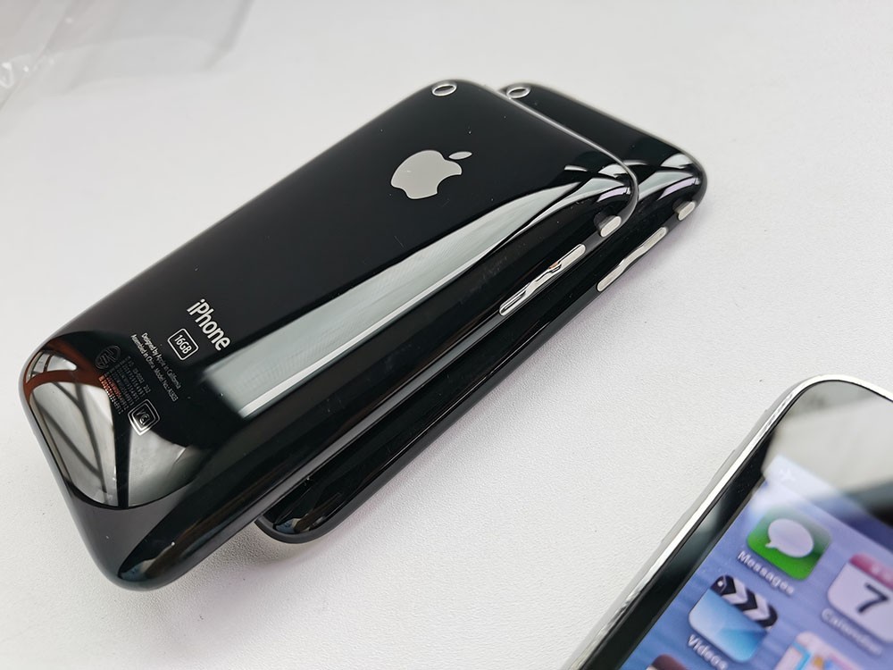 Apple iPhone 3nd 3GS - 16GB - black - iOS 3 - Classic original