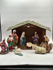 Vintage Hand Painted 11 Piece Nativity Set With Crèche Japan Original Box