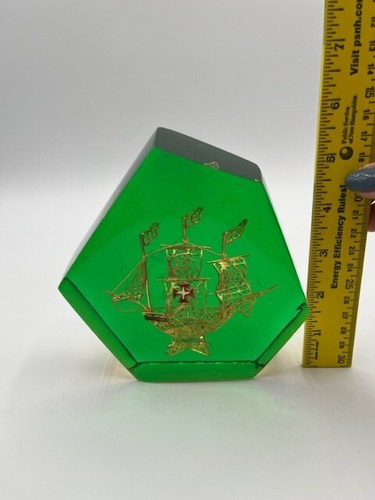 Vintage Green Lucite Encased Ship Paperweight Gold Red Portugal No Damage - Picture 7 of 8