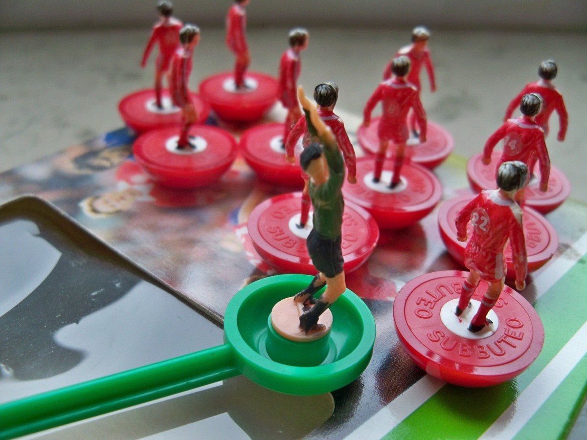 Subbuteo 63000 Lightweight équipe LW réf 663 rare base noire Liverpool