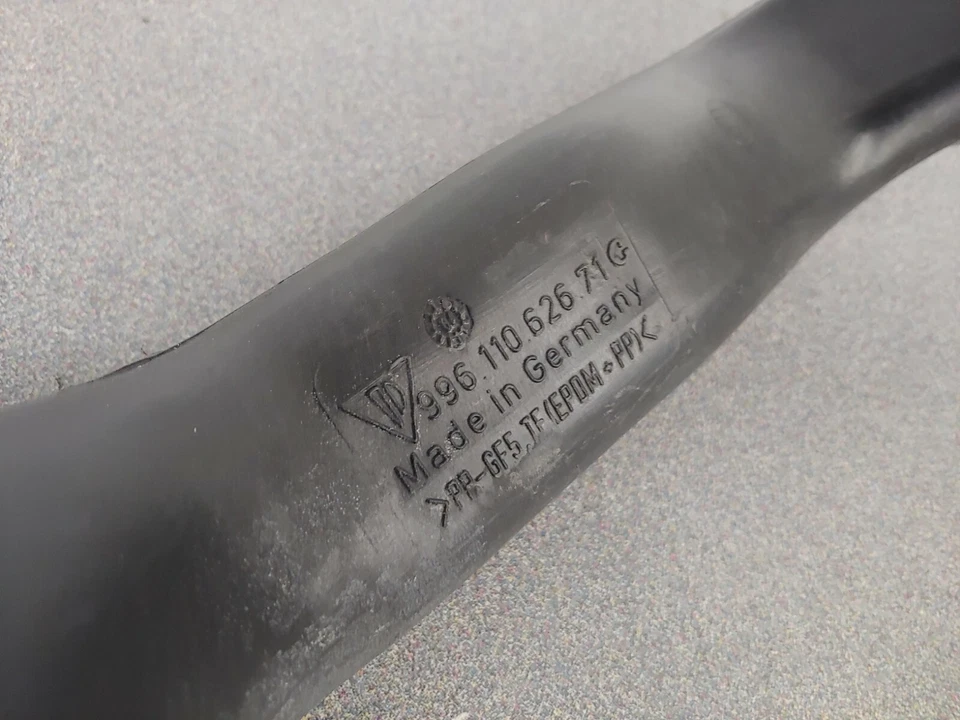 VERY NICE USED ORIGINAL GENUINE PORSCHE 911 996 TURBO GT2 FRESH AIR INTAGE TUBE - Image 3 of 4