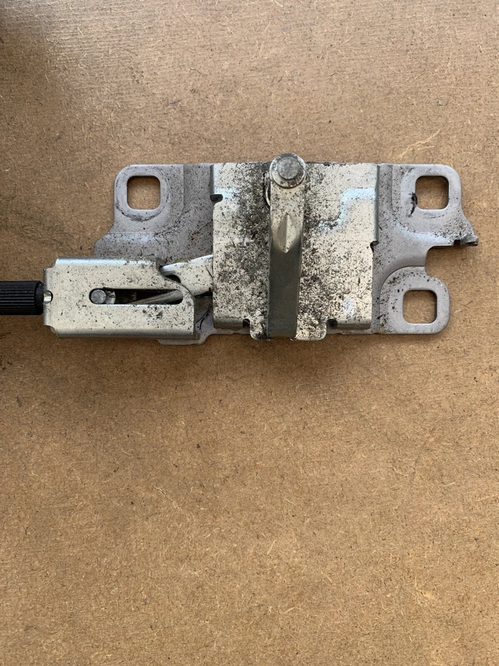 Actuador de cierre de maletero Audi A8 Quattro 2007-2009 S8 2004-2010 4E0827383C OEM Foto 4 de 4