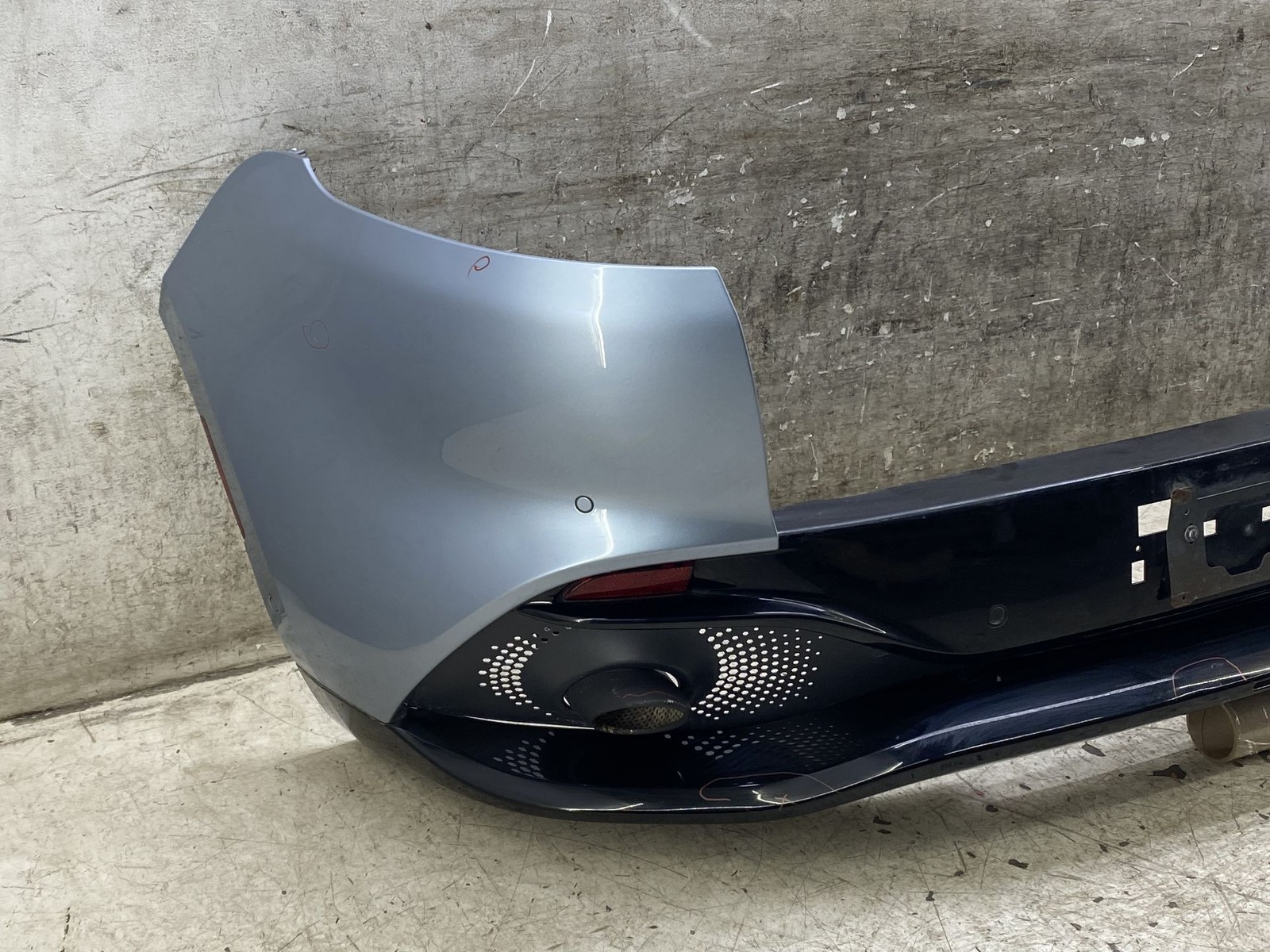 2020-2025 ASTON MARTIN DBX OEM REAR BUMPER COVER W/ PARK ASSIST & UPPER PACK