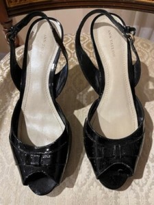 Ann Taylor Black Patent Heals with Bow/Size 9/Stylish & Sophisticated