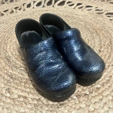 Dansko Professional Clogs Medical Sky Textured Patent Women's Size 36 (5.5-6 US)