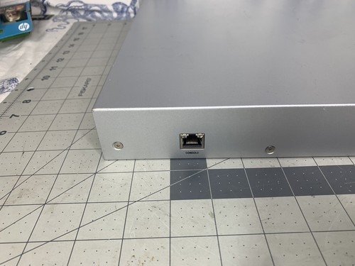 Ubiquiti Networks UniFi US-48-750W 48 Port Smart PoE Gigabit Ethernet Switch - Picture 8 of 10