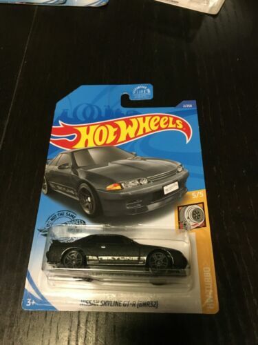 HOT WHEELS TEAM Transport* Nissan Skyline 2000GT-X & Sakura Hauler*1:64