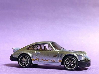 Hot Wheel New 26 Super Treasure Hunt Factory-Custom 911 Carrera RS