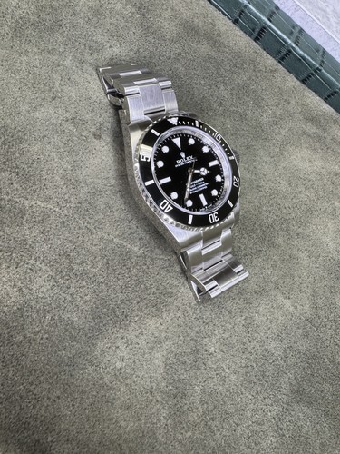 Rolex Submariner 124060 2024 Excellent Condition Full Set 41mm Non Date Oyster - Picture 14 of 18