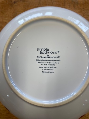 Pampered Chef Simple Addi+ions DOTS Coupe Pasta Bowl 8" 1 ea 12 available - Picture 3 of 3