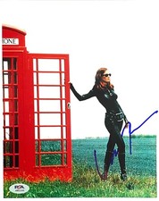 UMA THURMAN SIGNED Autographed 8x10 PHOTO THE AVENGERS EMMA PEEL PSA/DNA AM23300