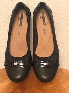 clarks soft leather pumps