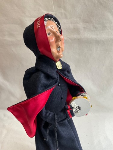 Byers Choice Caroler Salvation Army Grandmother Woman w/ Tambourine & Hang Tag - Picture 8 of 9