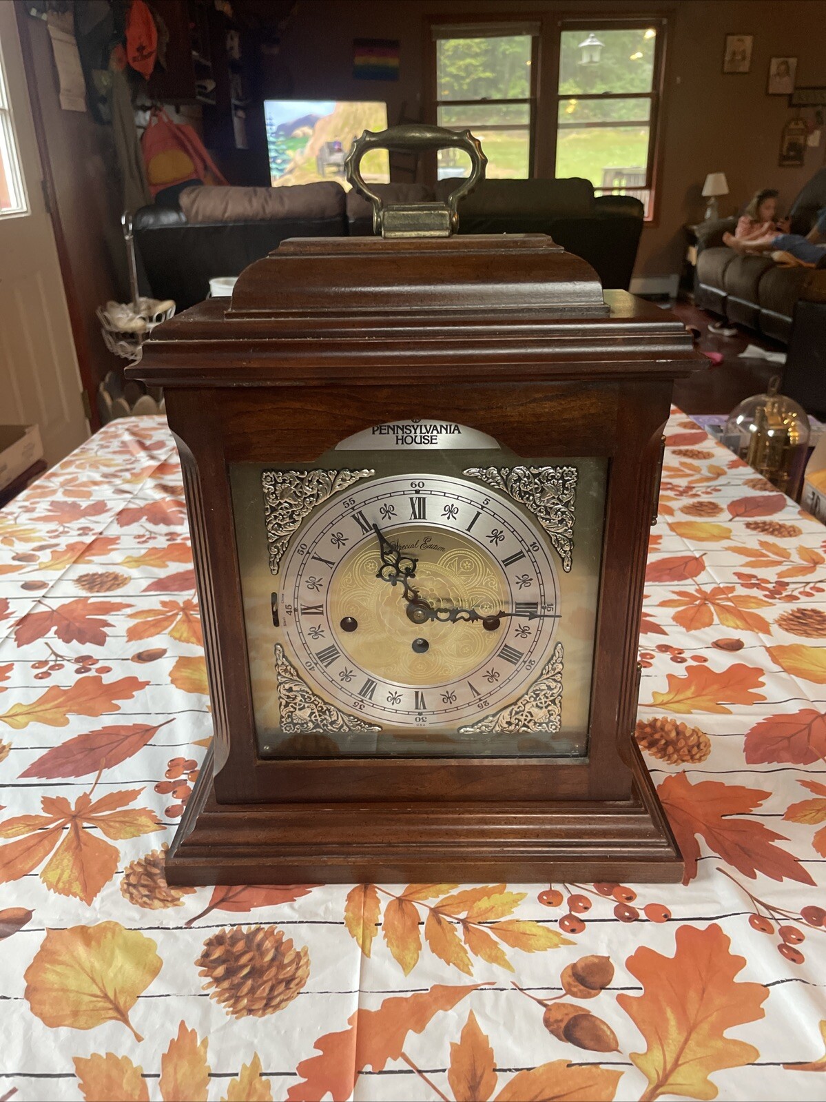 Pennsylvania House USA Hermle Germany Westminster Chime Bracket Mantle Clock