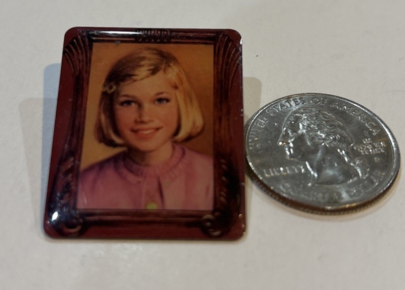 1990s American Girls pin KIT Pin -used great condition 