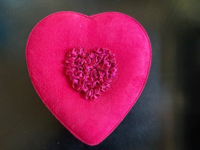 GODIVA Chocolate Box Red SuedeSatin Padded Heart 7  EMPTY Vintage ￼