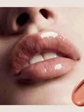 Fenty Beauty Gloss Bomb Universal Lip Luminizer