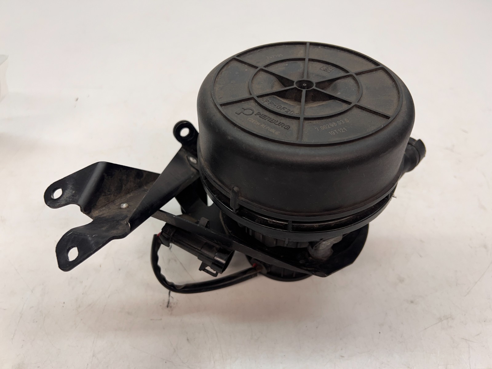 FERRARI 458 488 F8 SF90 SECONDARY AIR INJECTION PUMP OEM 247795