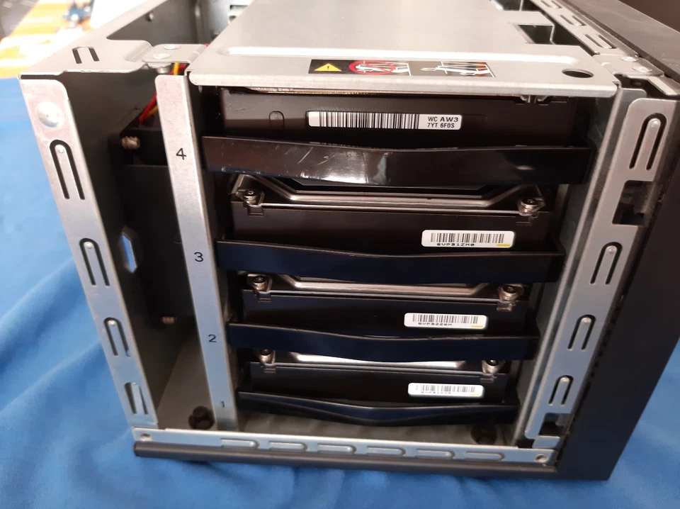 Lenovo Iomega EMC ix4-300d - Immagine 4 di 4