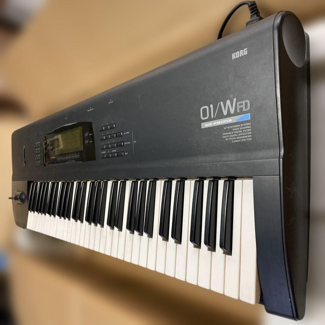Korg コルグ 01/W FD シンセサイザー 61鍵盤 フロッピー付き KORG コルグ 01/W FD シンセサイザー キーボード 61鍵盤 楽器・機材