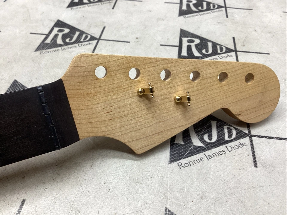 Guitarra Eléctrica Moderna Warmoth Strat Cuello Ébano 24 Trastes Foto 2 de 4