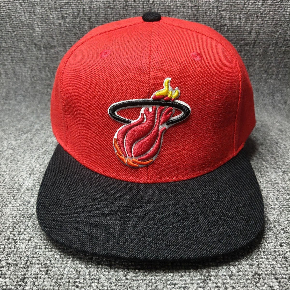 Mitchell & Ness Miami Heat NBA Red Black Snapback Cap Hat