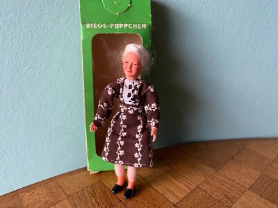 Frau Caco OVP Biegepuppe  Puppenstube  Puppenhaus 1:18 dollhouse flexible  doll