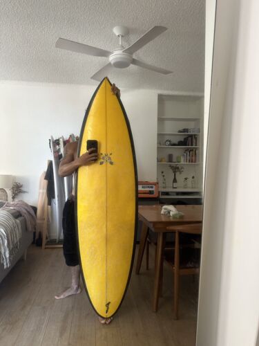 Surfboard 32L - Picture 1 of 5
