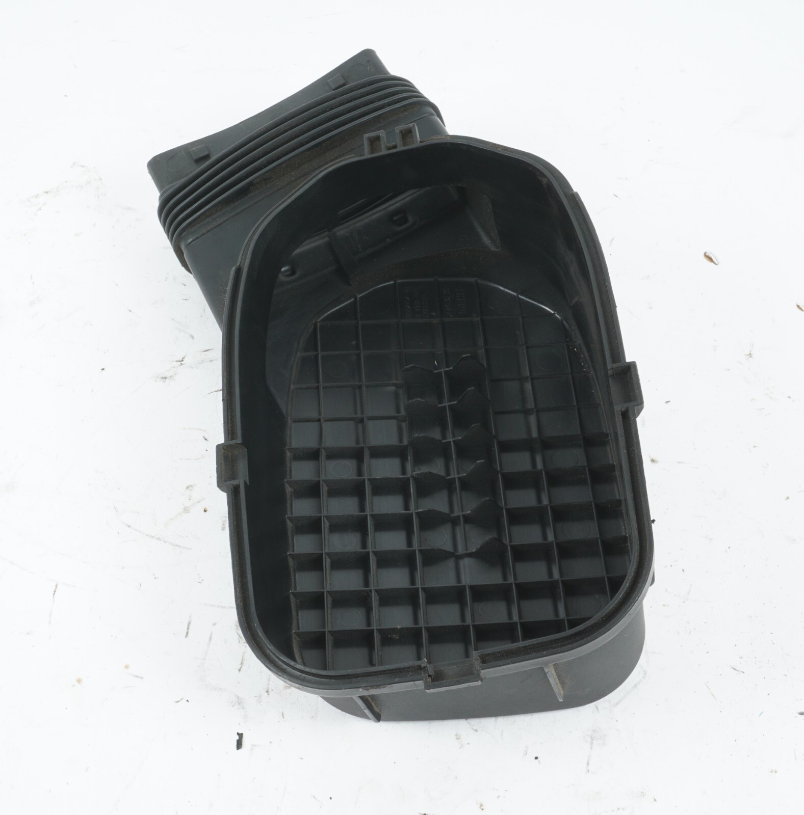 2014 - 2017 MASERATI QUATTROPORTE 3.0L AIR INTAKE FILTER BOX COVER LID OEM 51K