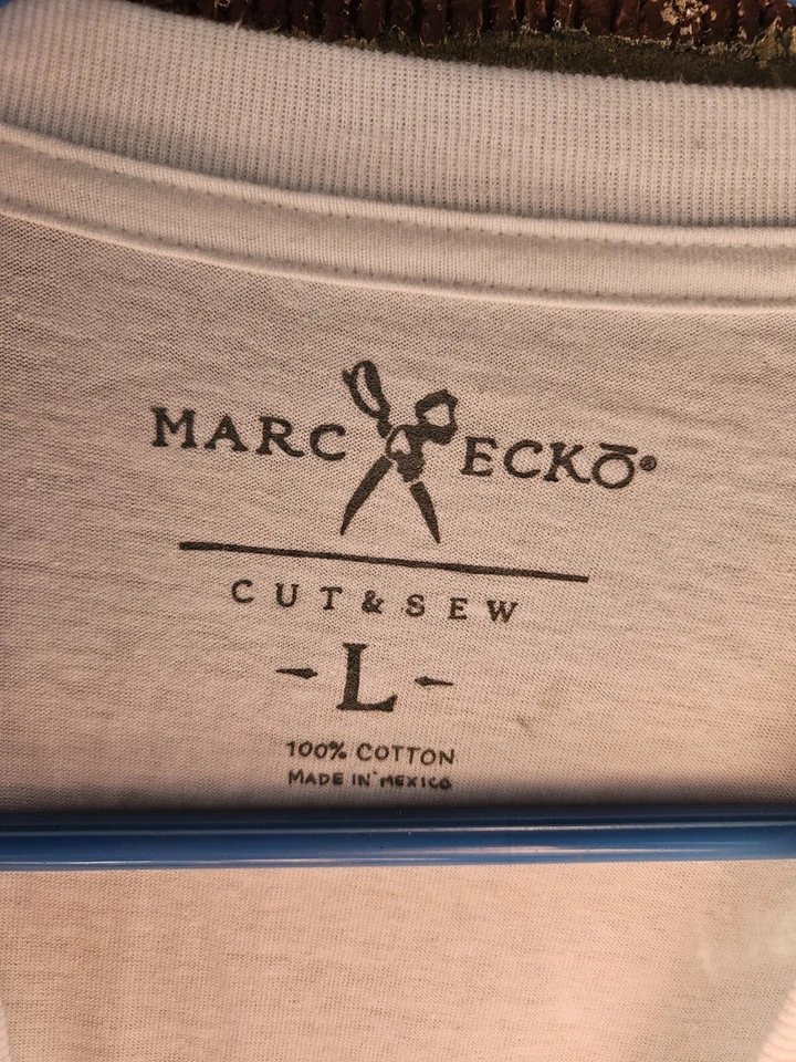 Camiseta Marc Ecko Corte y Costura Corte V Talla L De Colección Y2K Grande Mujer/Cruz/Cráneo   Foto 3 de 4