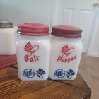 Vintage Milk Glass Top Hat 3 "Salt & Pepper Shakers