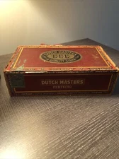 Wood Cigar Box Vintage Dutch Masters (Perfecto), 1942-1959  11 x 5" 