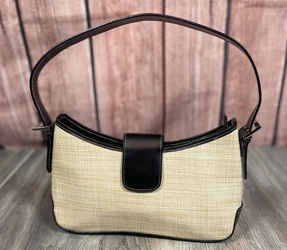 HAROLDS ЖЕНЩИН ЧЕРНЫЙ ТВЕРДОЙ КОЖИ И СОЛОМЫ ВЕРХНЯЯ РУЧКА СУМОЧКИ С КОРОТКИМИ РУЧКАМИ РАЗМЕР 7,5 X 11 - Изображение 2 из 4