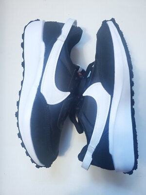 Nike Womens Waffle Debut Black Running Shoes Size 7.5 (7731247)