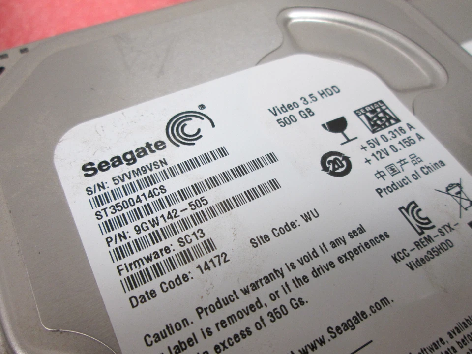 Lot of 5 Seagate Various Model 3.5mm 500GB HDD Thin Drives - Image 3 of 4