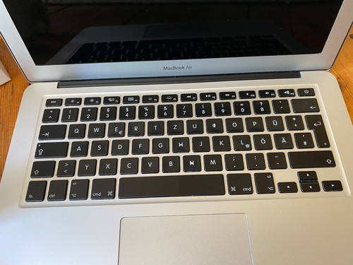 MacBook Air 13” mediados de 2013 A1466 | 1,4 GHz i5 | 4 GB RAM | 128 GB SSD | Excelente estado - Imagen 3 de 9