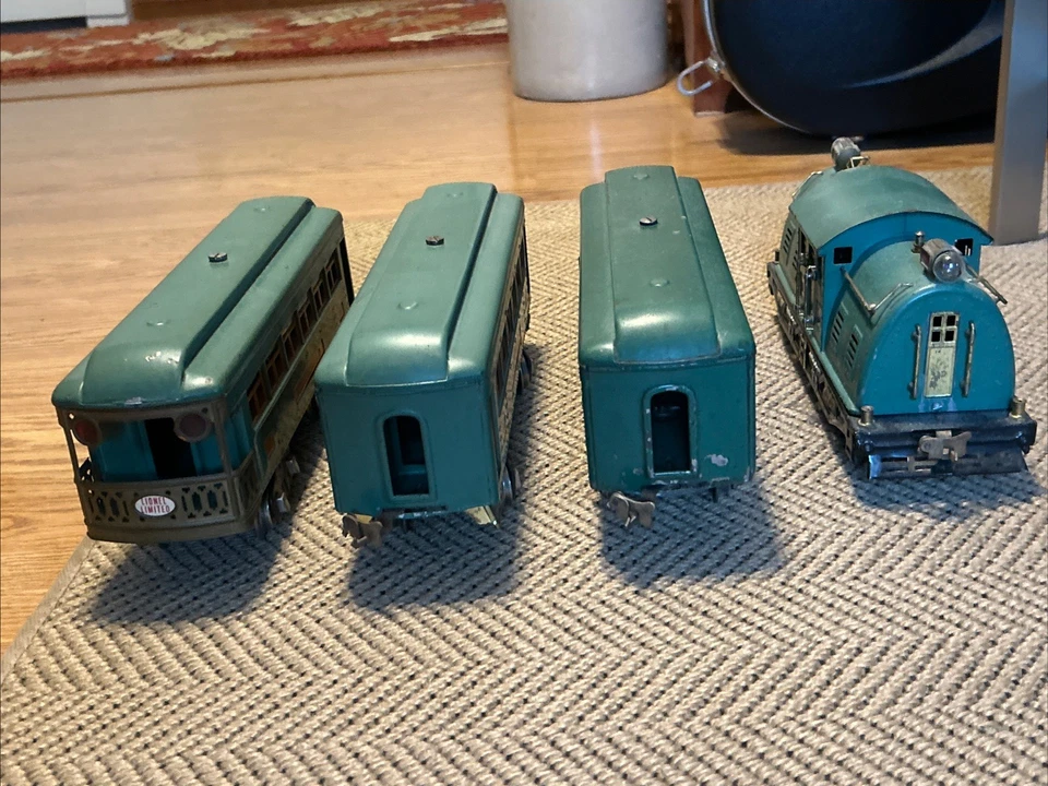 LIONEL STANDARD GAUGE VINTAGE TRAIN SET PREWAR - Image 3 of 4