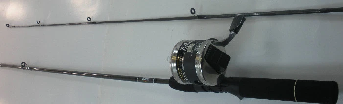 Zebco 33 Spincast Rod and Reel Combo 5 ft 6" 2 pc Medium Action - Image 2 of 3