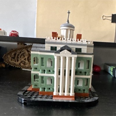 LEGO Disney Mini Haunted Mansion 40521 Complete Set 680 Pieces Theme