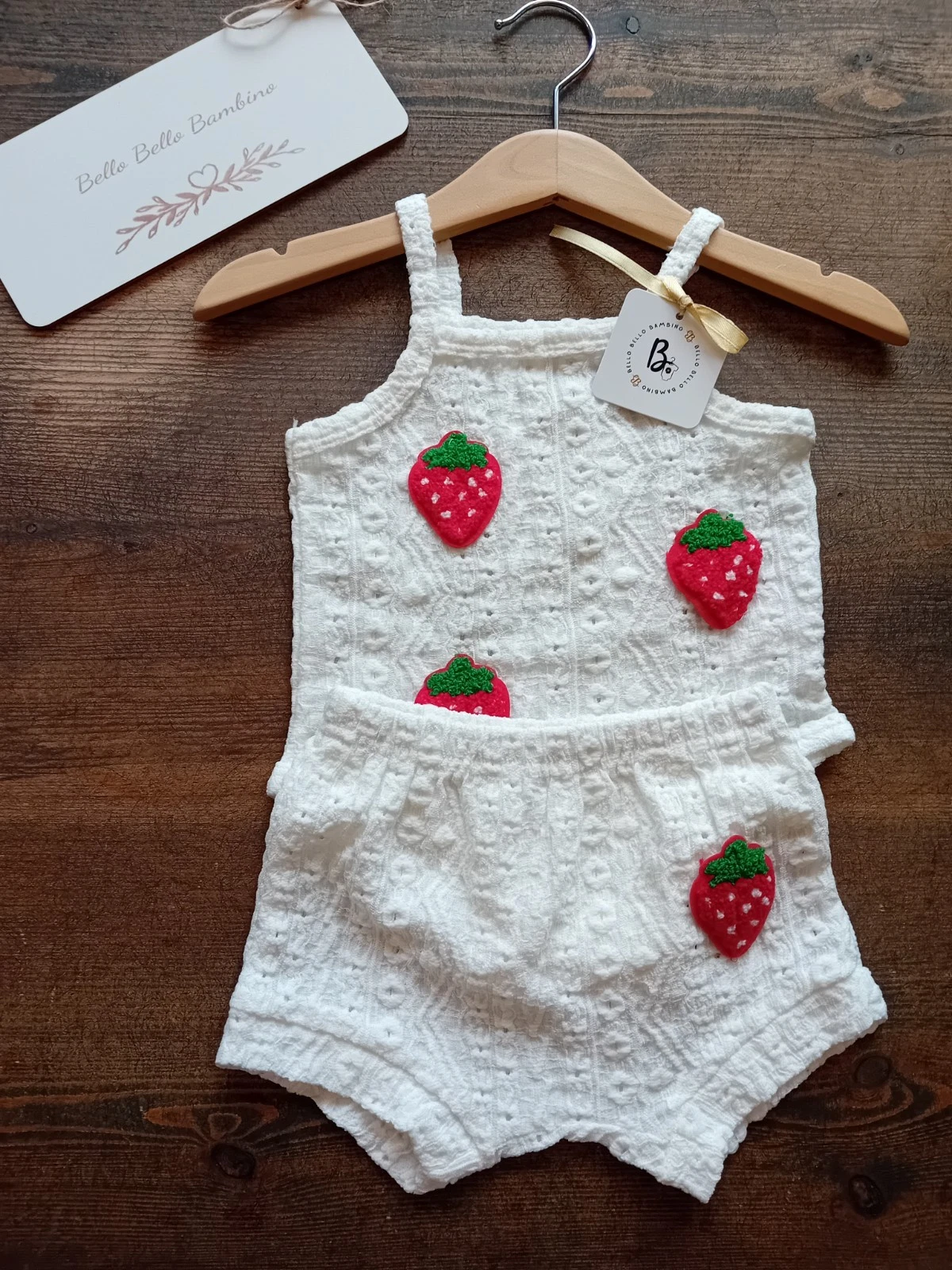 Girls Strawberry top & short set 3-6 Month Baby Clothes Outfit white & Red